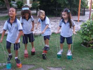 VENTO NORDESTE: ANTIGAS BRINCADEIRAS INFANTIS: BRINQUEDOS DE LATA  Pe de  lata, Brinquedos e brincadeiras, Brincadeiras para aniversario