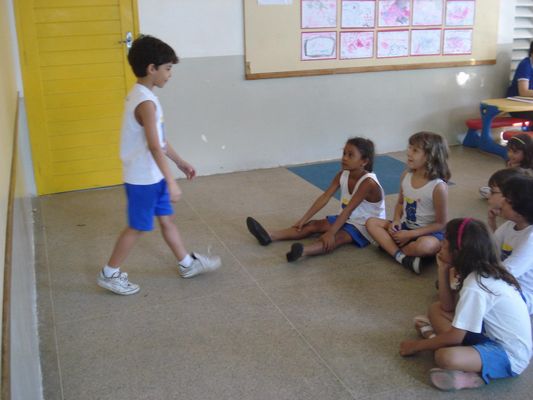 Jogos teatrais na escola: aprendizagem em cena