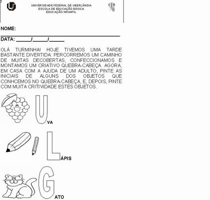 Detalhes brancos do quebra-cabeça com o texto educação online em