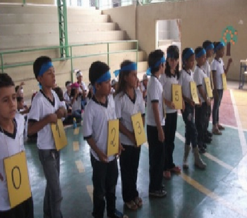 Colégio São José - Matemática e diversão: alunos de 4º ano produzem jogo da  tabuada