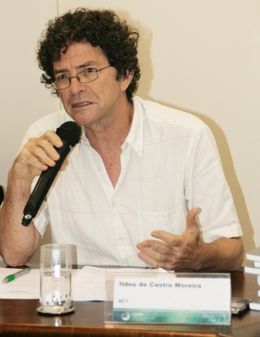 Professor Ildeu Moreira
