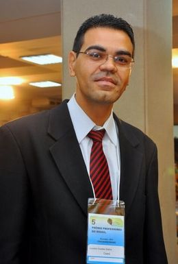 Professor Luciano Guedes Siebra