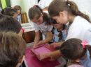 Na Escola Eladir Skibinski, os alunos aprendem a reciclar papel