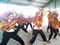 Os componentes do grupo de dança variam de acordo com o local e o espaço da apresentação