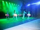Alunos durante apresentação de dança