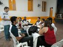 Professora Irene durante reunião com alunos