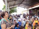 Cecy Barbosa e estudantes participam de sarau na escola