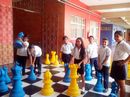 Alunos jogam xadrez gigante na Escola La Salle