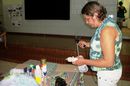 Andreia Cruz, aluna da EJA 3 – ensino médio – participa de oficina de artesanato