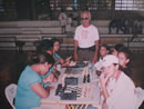 Professor Mauri com grupo de alunos da Escola Estadual Luiza Nory, durante Olimpíadas Escolares.
