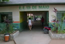 Vista da fachada da Escola Estadual 19 de Maio, em Alta Floresta (MT).